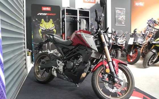Gebrauchtmotorrad Honda CB125R - Bild 5