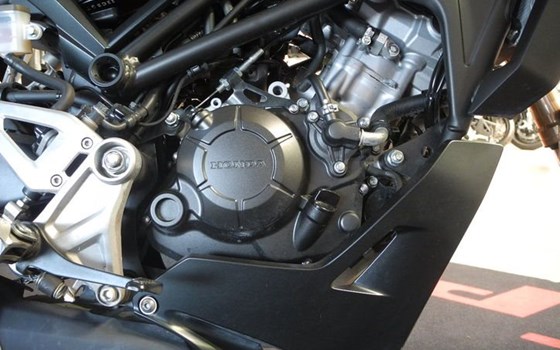 Gebrauchtmotorrad Honda CB125R - Bild 8