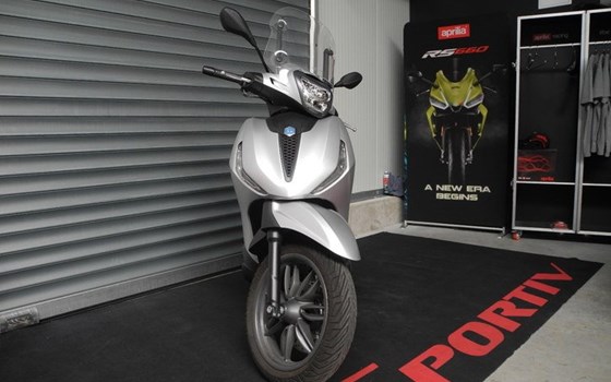 Gebrauchtmotorrad Piaggio Beverly 400 S - Bild 3