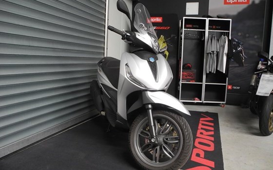 Gebrauchtmotorrad Piaggio Beverly 400 S - Bild 4