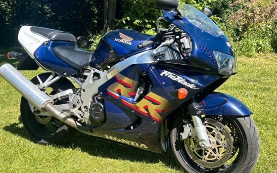 Gebrauchtmotorrad Honda CBR 900 RR Fireblade - Bild 1