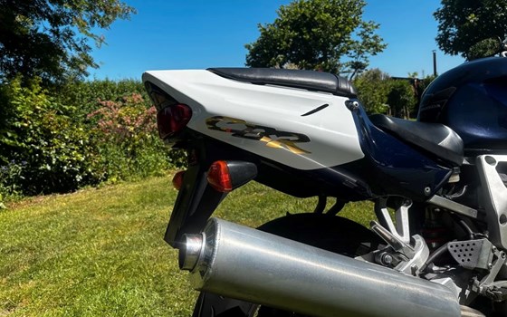 Gebrauchtmotorrad Honda CBR 900 RR Fireblade - Bild 12