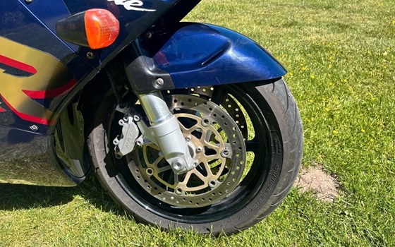 Gebrauchtmotorrad Honda CBR 900 RR Fireblade - Bild 7