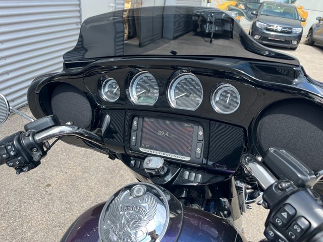 Harley-Davidson FLHTK Electra Glide Ultra Limited (violett) - Bild 14