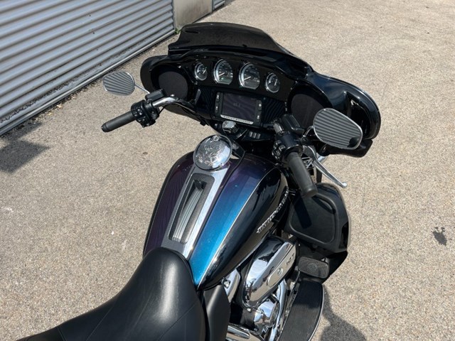 Harley-Davidson FLHTK Electra Glide Ultra Limited (violett) - Bild 6