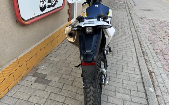 Gebrauchtmotorrad Husqvarna 701 Enduro - Bild 3