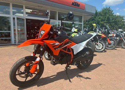 NEUFAHRZEUG KTM 125 SMC R