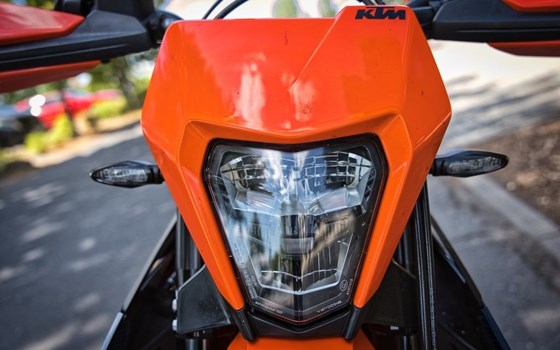 Gebrauchtmotorrad KTM 690 SMC R - Bild 9