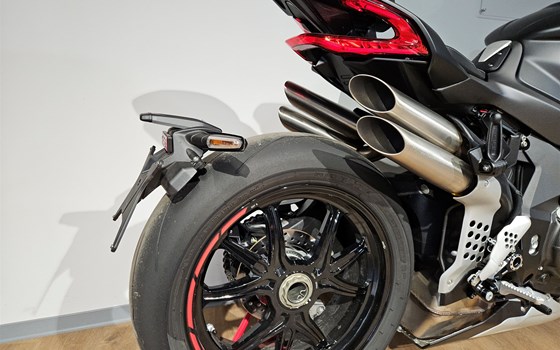 Gebrauchtmotorrad MV Agusta Brutale 1000 RR - Bild 2