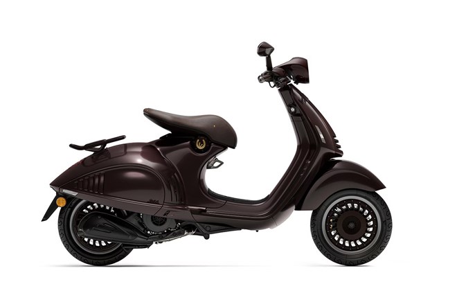 Vespa 946 Horse