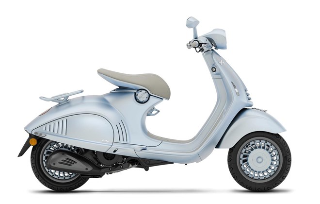 Vespa 946 Snake