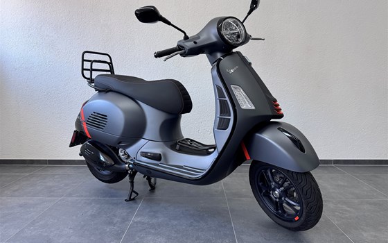 Gebrauchtmotorrad Vespa GTS 300 Super Sport - Bild 1