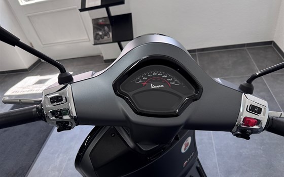 Gebrauchtmotorrad Vespa GTS 300 Super Sport - Bild 7