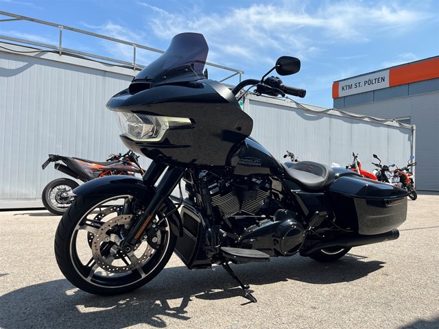 Harley-Davidson Road Glide FLTRX (Vivid Black/Black Finish) - Bild 10