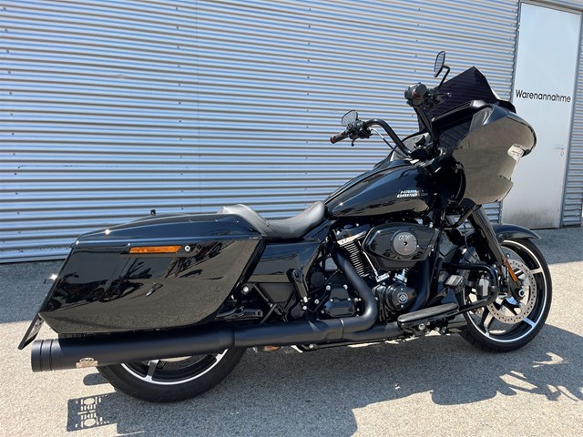 Harley-Davidson Road Glide FLTRX (Vivid Black/Black Finish) - Bild 6