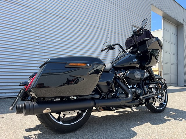 Harley-Davidson Road Glide FLTRX (Vivid Black/Black Finish) - Bild 7