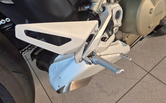Gebrauchtmotorrad Ducati Streetfighter V4 S - Bild 13
