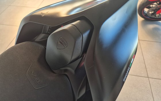 Gebrauchtmotorrad Ducati Streetfighter V4 S - Bild 18