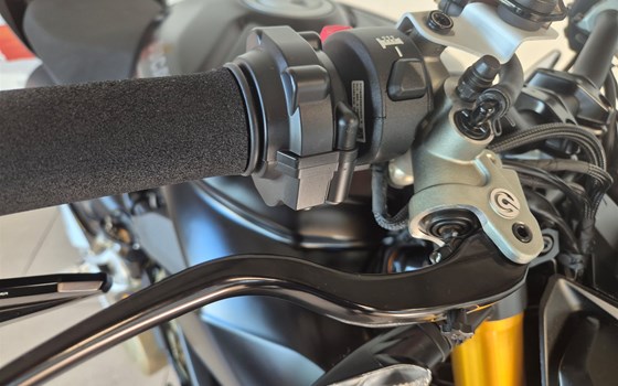 Gebrauchtmotorrad Ducati Streetfighter V4 S - Bild 9