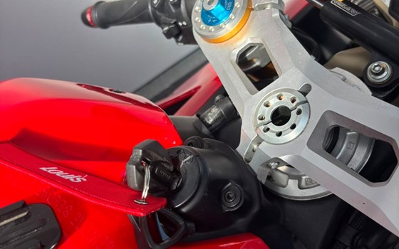 Gebrauchtmotorrad Ducati Panigale V4 R - Bild 9