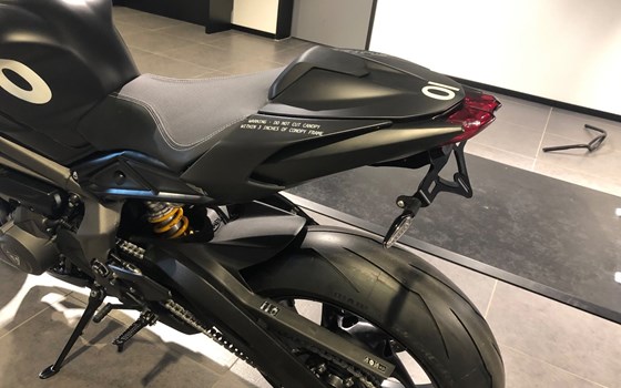 Gebrauchtmotorrad Triumph Speed Triple RS - Bild 4