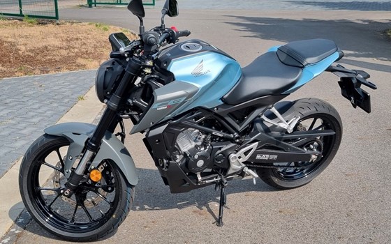 Gebrauchtmotorrad Honda CB125R - Bild 1