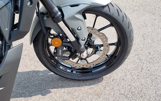 Gebrauchtmotorrad Honda CB125R - Bild 11