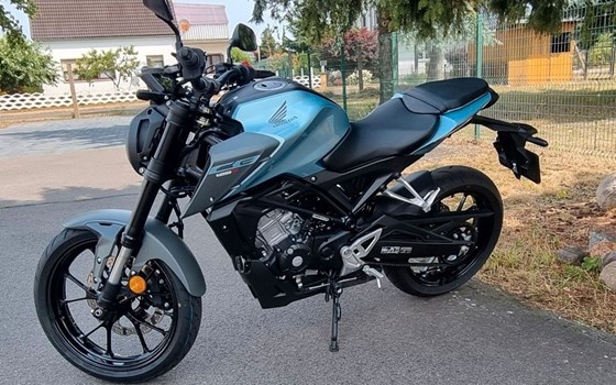 Gebrauchtmotorrad Honda CB125R - Bild 6