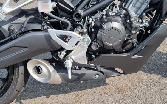 Gebrauchtmotorrad Honda CB125R - Bild 9