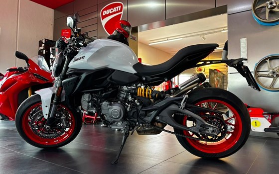 Gebrauchtmotorrad Ducati Monster - Bild 2