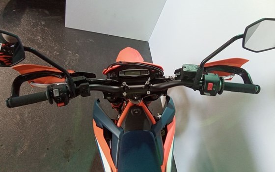 Gebrauchtmotorrad KTM 690 SMC R - Bild 4