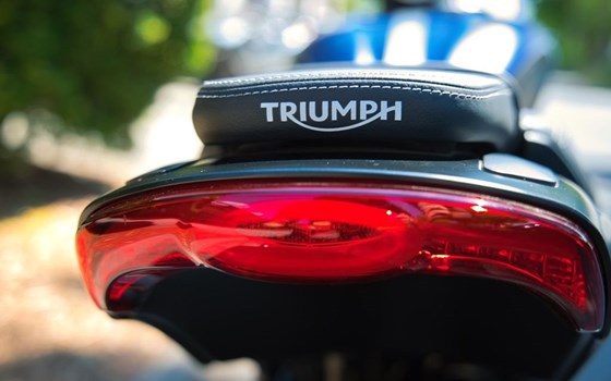 Gebrauchtmotorrad Triumph Rocket 3 Storm R - Bild 10