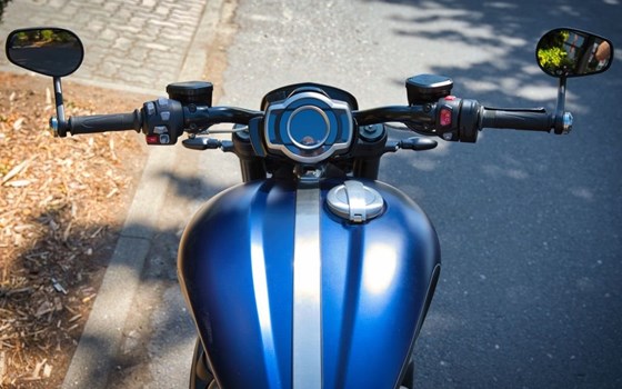 Gebrauchtmotorrad Triumph Rocket 3 Storm R - Bild 11
