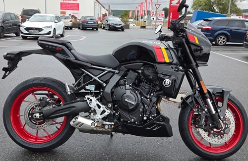 Neumotorrad Suzuki GSX-8TT