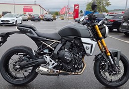 Neumotorrad Suzuki GSX-8T