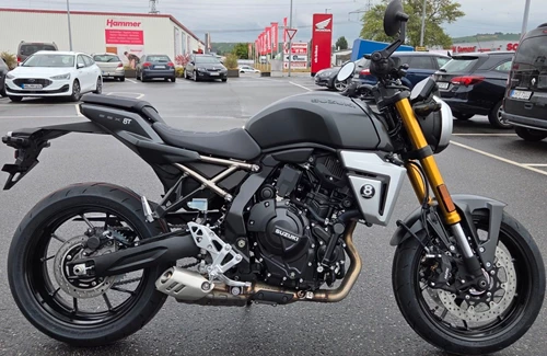 Neumotorrad Suzuki GSX-8T