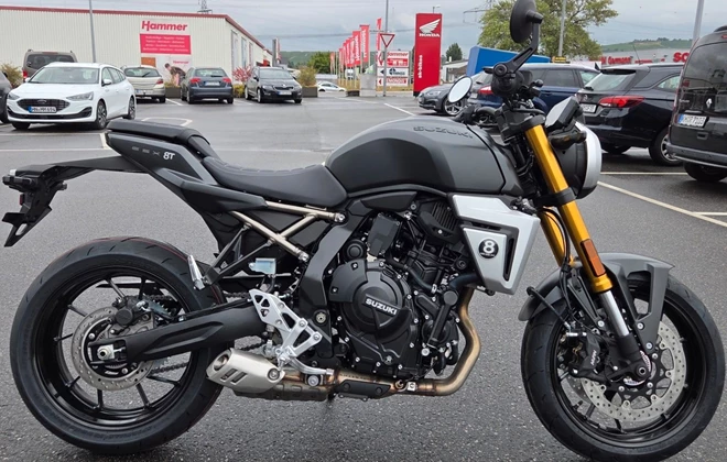 Suzuki GSX-8T