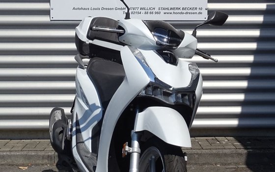 Gebrauchtmotorrad Honda SH125i - Bild 2