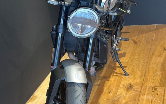 Gebrauchtmotorrad Husqvarna Vitpilen 701 - Bild 7