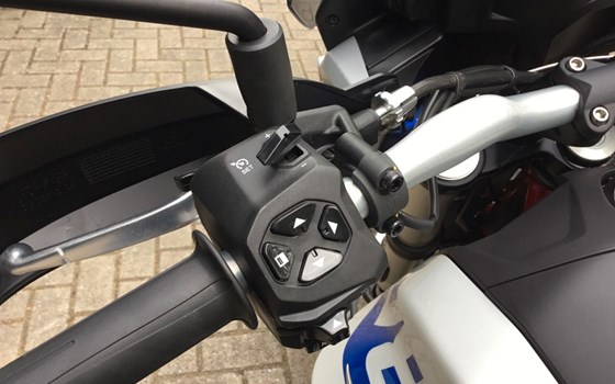 Neufahrzeug Moto Guzzi V85 TT - Bild 21