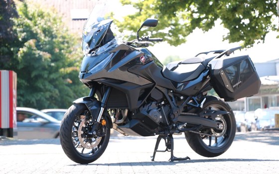 Gebrauchtmotorrad Honda NT1100 - Bild 1