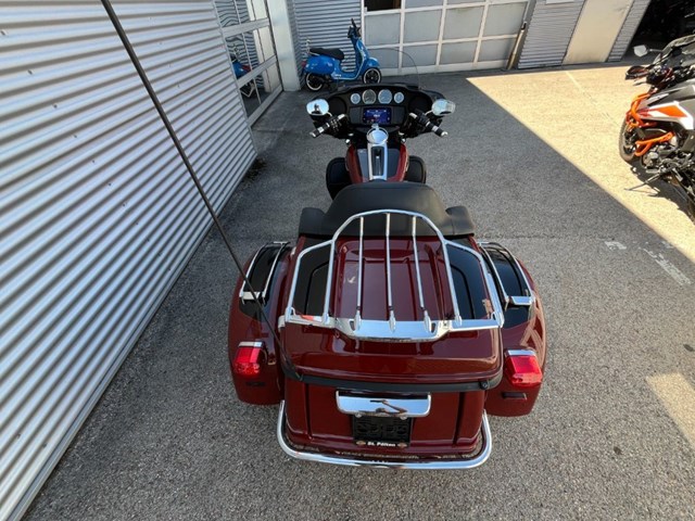 Harley-Davidson Tri Glide Ultra FLHTCUTG (schwarz) - Bild 10