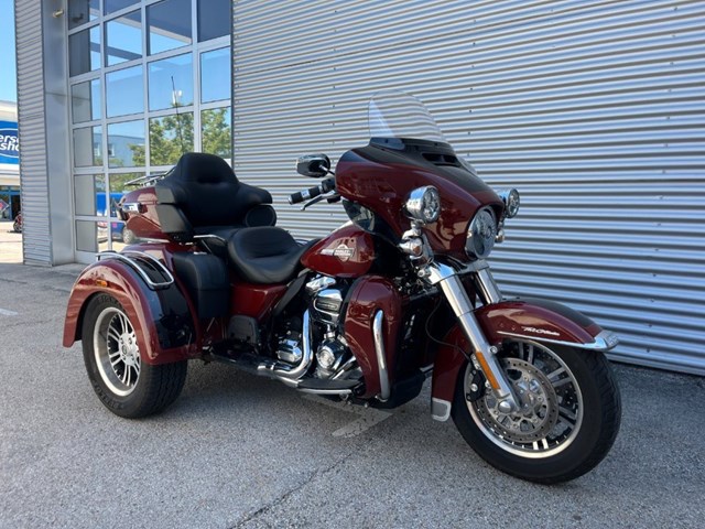 Harley-Davidson Tri Glide Ultra FLHTCUTG (schwarz) - Bild 6