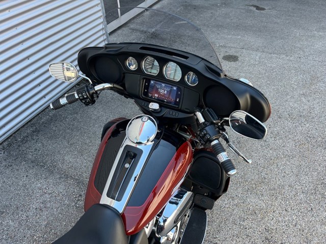 Harley-Davidson Tri Glide Ultra FLHTCUTG (schwarz) - Bild 7
