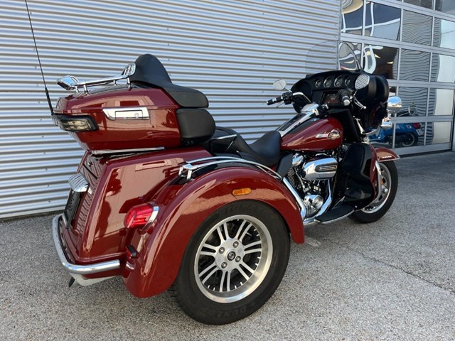 Harley-Davidson Tri Glide Ultra FLHTCUTG (schwarz) - Bild 9