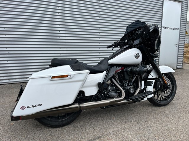 Harley-Davidson CVO Street Glide FLHXSE (weiss) - Bild 8