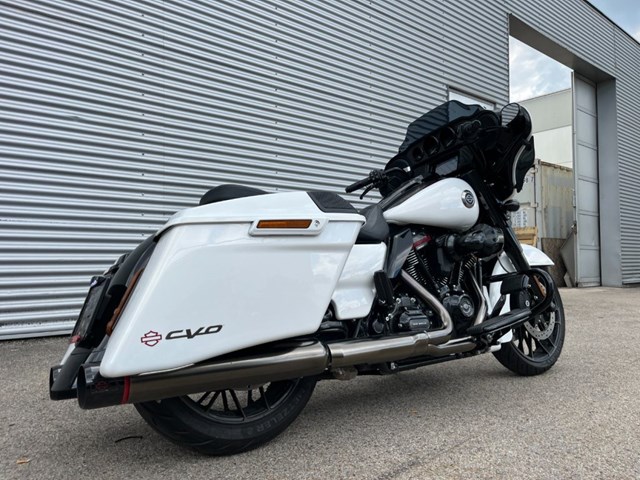 Harley-Davidson CVO Street Glide FLHXSE (weiss) - Bild 9