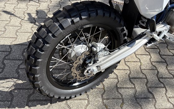 Gebrauchtmotorrad Husqvarna 701 Enduro - Bild 10