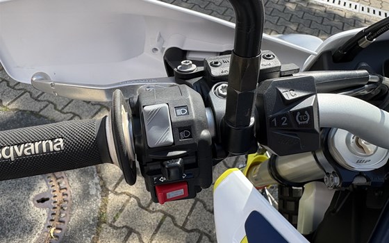 Gebrauchtmotorrad Husqvarna 701 Enduro - Bild 13