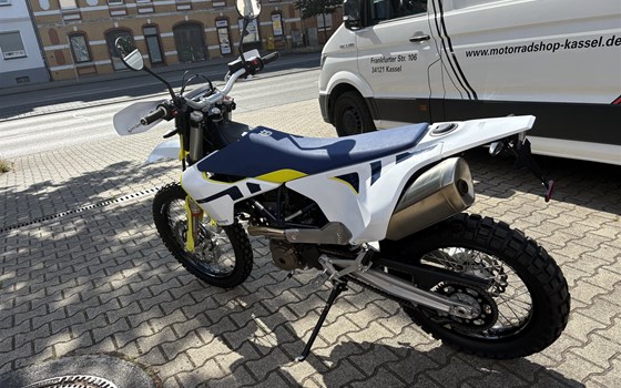 Gebrauchtmotorrad Husqvarna 701 Enduro - Bild 2